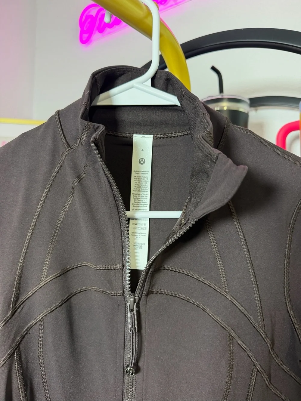 Lululemon Define Jacket Nulu Sequoia - Size 4 NWT